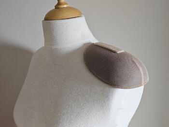 S100956  Le carton de 216 paires 75 €